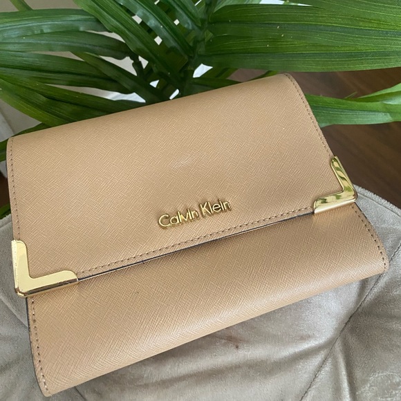 Calvin Klein Clutch - Picture 2 of 2